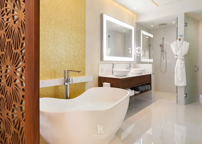 Resort Two Bedroom Pool View - La Valencia *